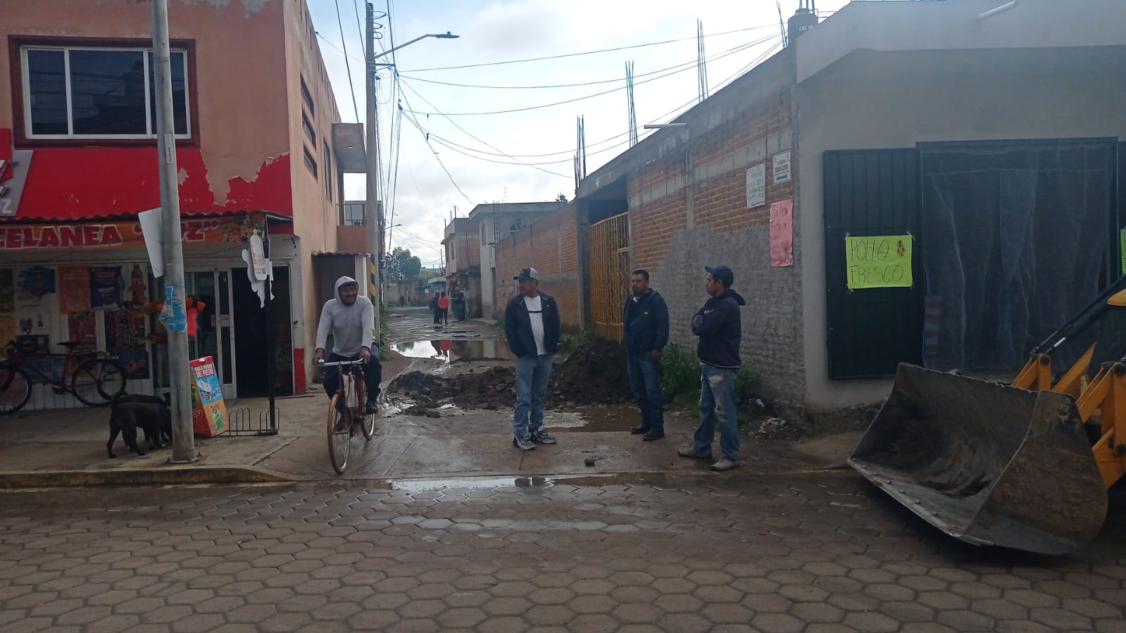 Rehabilitan drenaje sanitario en San Cristóbal Tepontla con participación ciudadana
