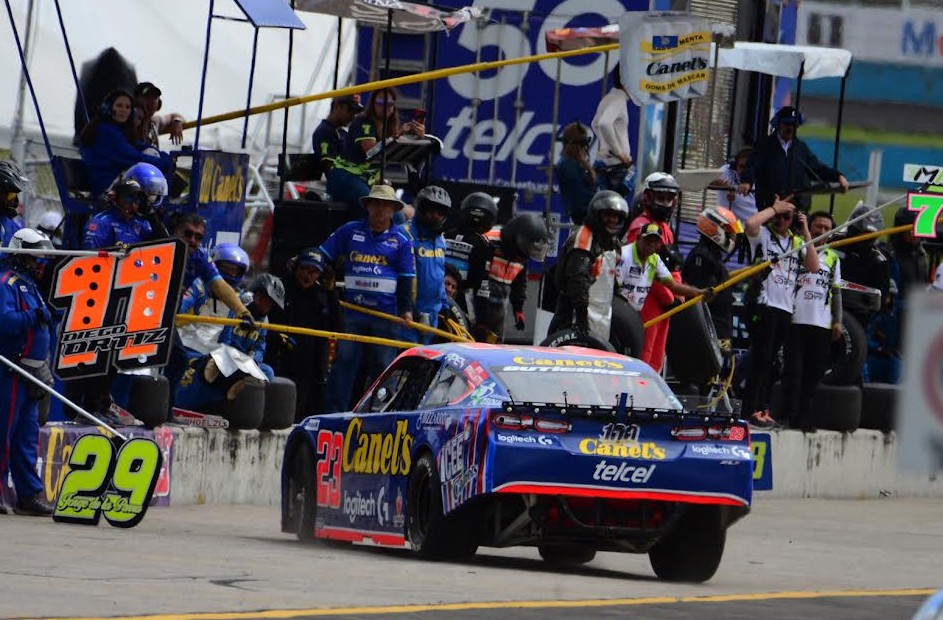 NASCAR México 2025 vive un cierre emocionante en Amozoc