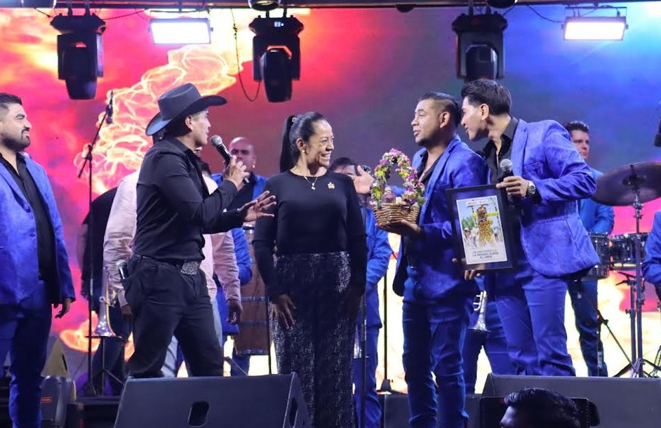 Noche inolvidable con La Original Banda El Limón