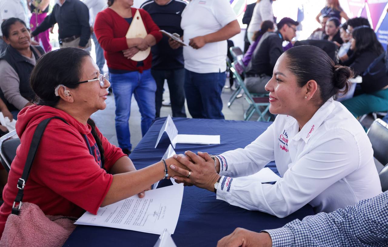 Lleva Lupita Cuautle servicios y atención directa en San Bernardino Tlaxcalancingo