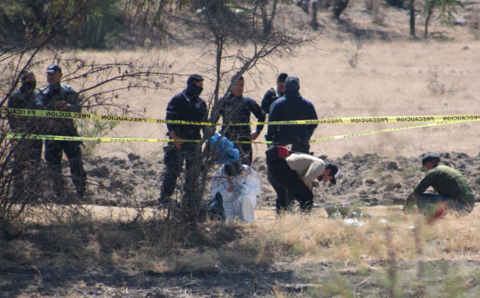 Macabro hallazgo en campo de béisbol de San Matías Tlalancaleca