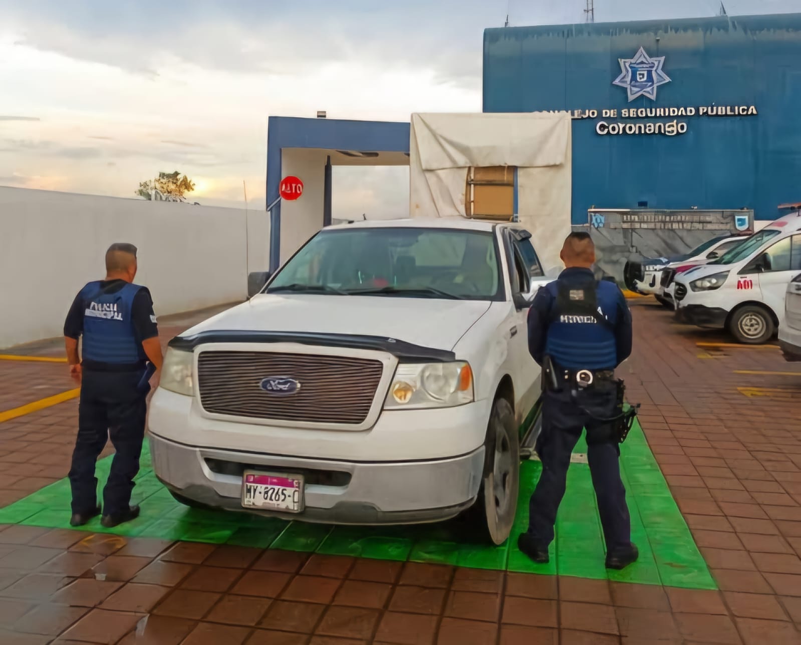 Recuperan camioneta con reporte de robo en Coronango gracias a videovigilancia