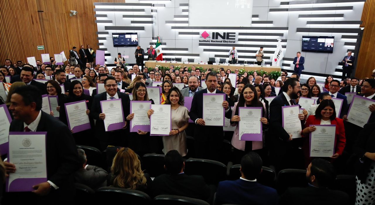 INE entrega constancias a magistrados y jueces electos en histórica elección judicial