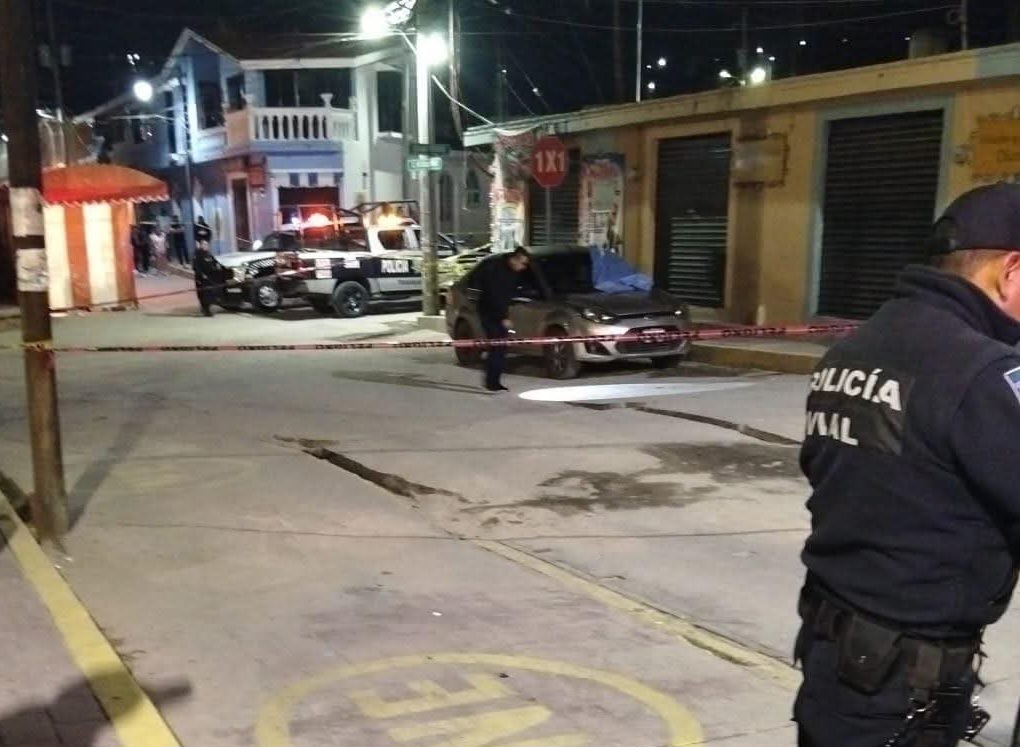 ¡En sus narices! Localizan cuerpo al costado de Presidencia Municipal de Tequexquitla