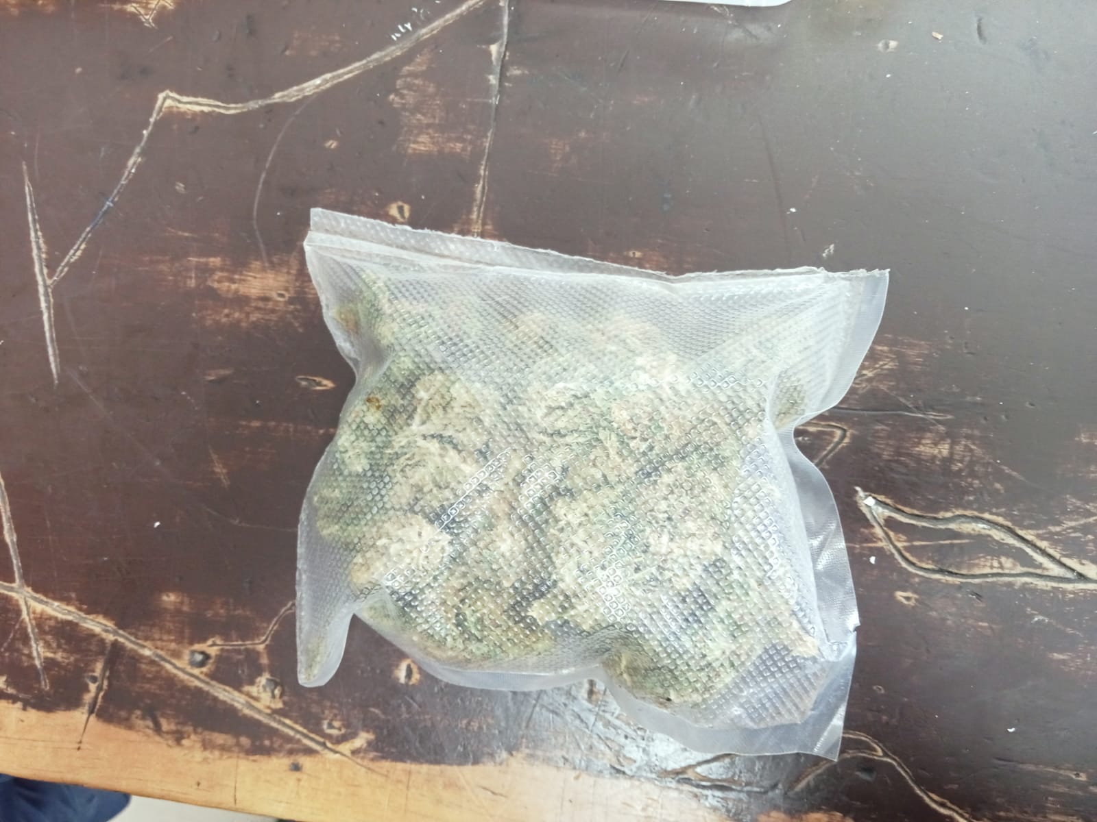 Elementos de la SSCyPC de Cuautlancingo detienen a presunto narcomenudista 