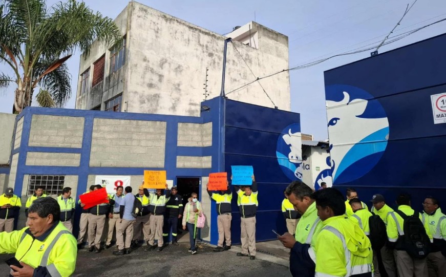 Protesta laboral en Alpura Puebla por violaciones al contrato colectivo