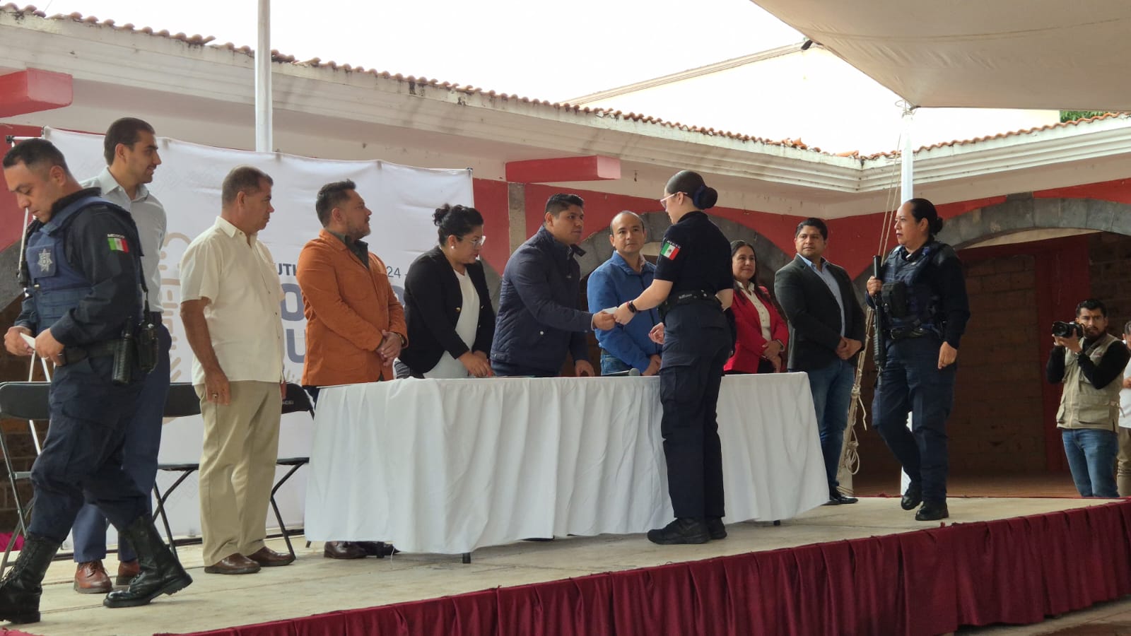 Reconocen a policías de Cuautlancingo con estímulos económicos y seguro de vida