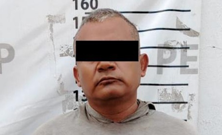 Hombre con arma y camioneta blindada es detenido en Tepeojuma