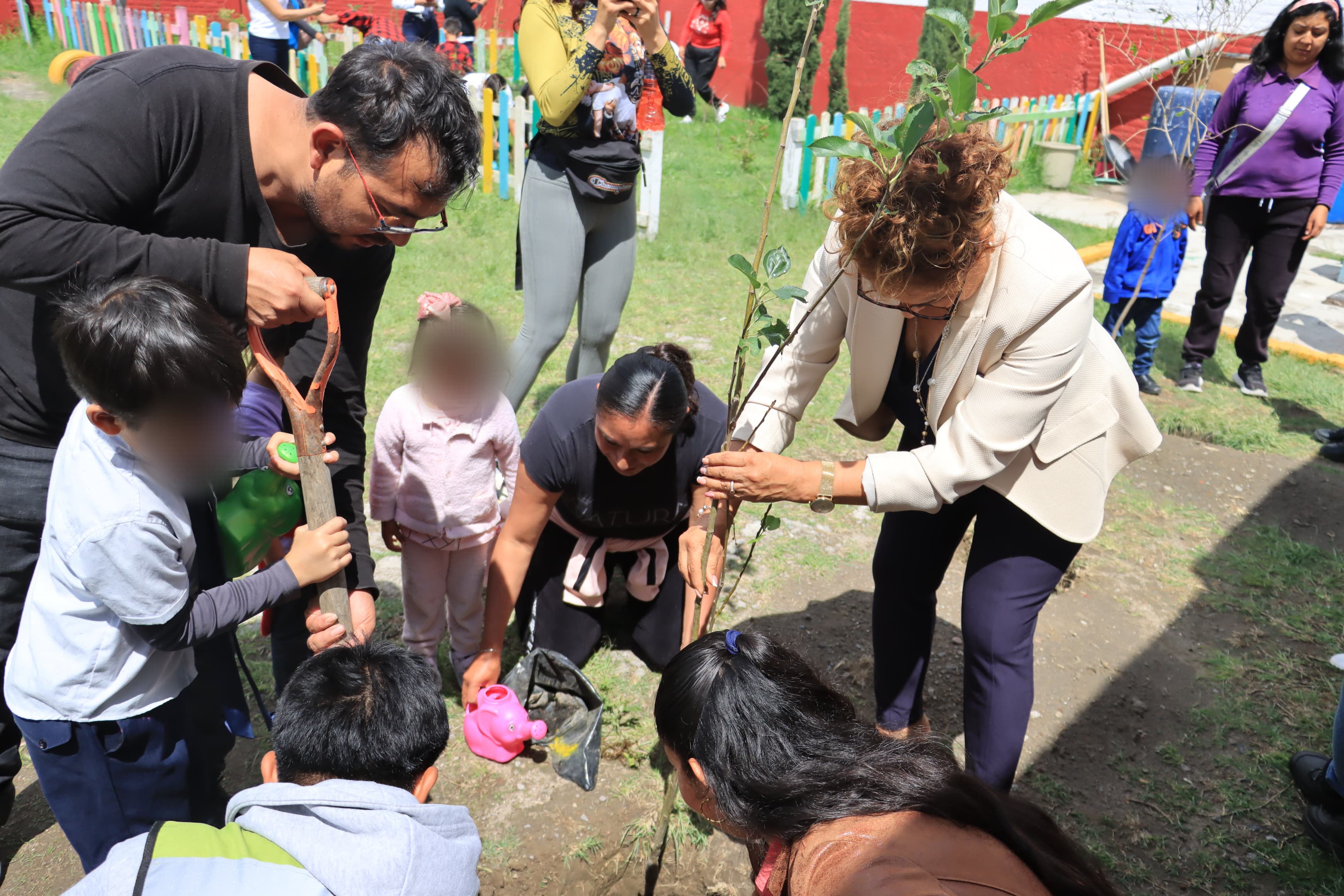 Con jornadas de reforestación SMDIF Cuautlancingo conmemora el Día Mundial del Medio Ambiente