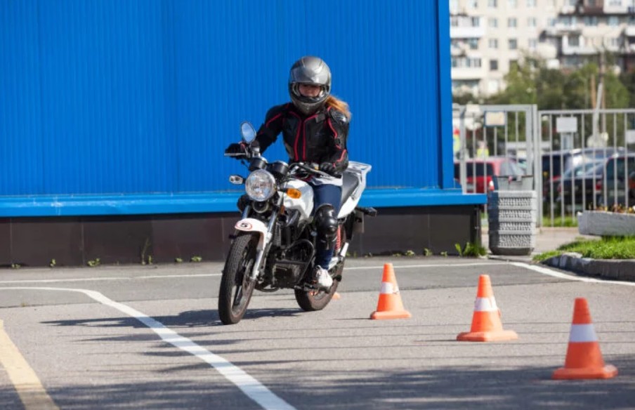 Examen con simulador: obligatorio para automovilistas y motociclistas