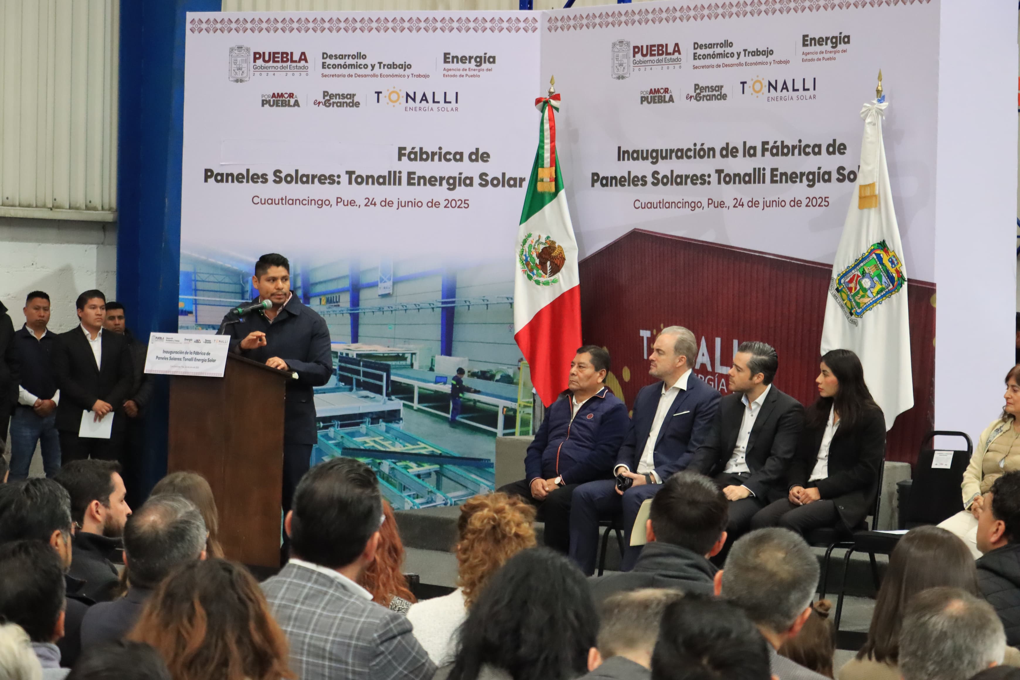Inauguran en Cuautlancingo la primera fábrica de paneles solares de Puebla
