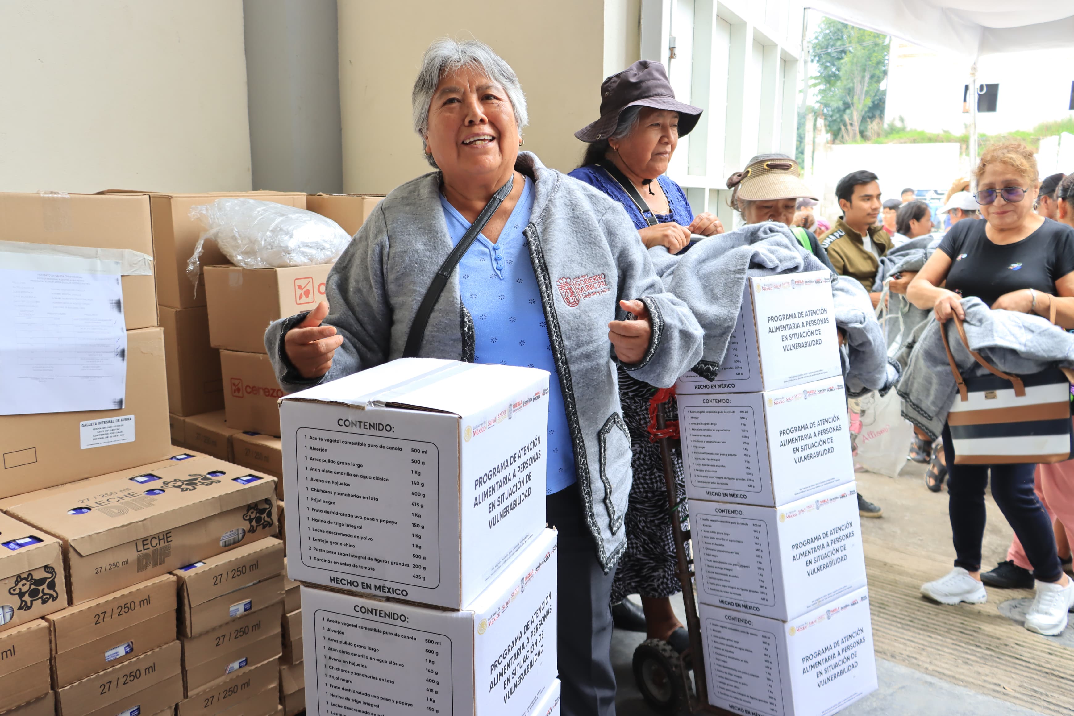 cuautlancingo entrega despensa adltos mayores 2
