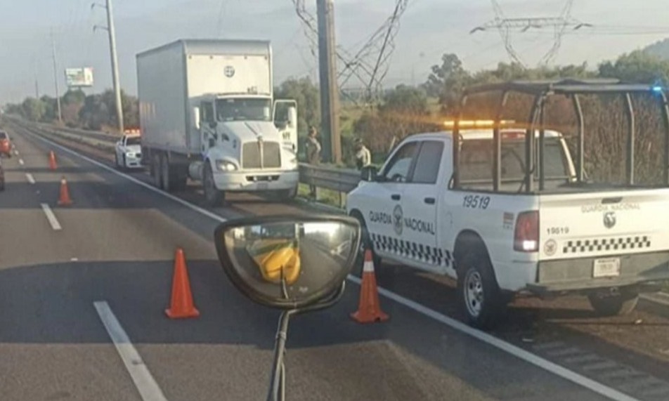 Camión robado circulaba en sentido contrario por autopista México–Puebla
