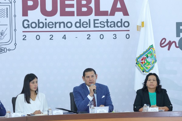 Gobierno de Puebla enviará abogados a Estados Unidos para brindar asesoría legal a migrantes