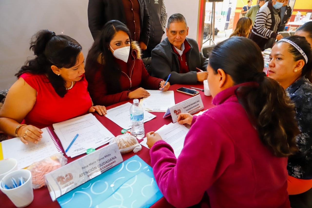 Gobierno de Cholula acerca a servidores públicos a las juntas auxiliares
