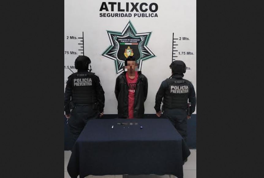 Policía de Atlixco detiene a joven con arma hechiza en Altavista
