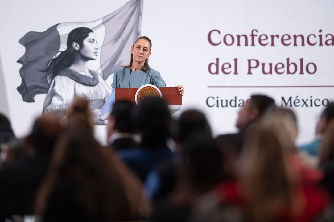 Sheinbaum impulsa CURP con biométricos como identificación oficial