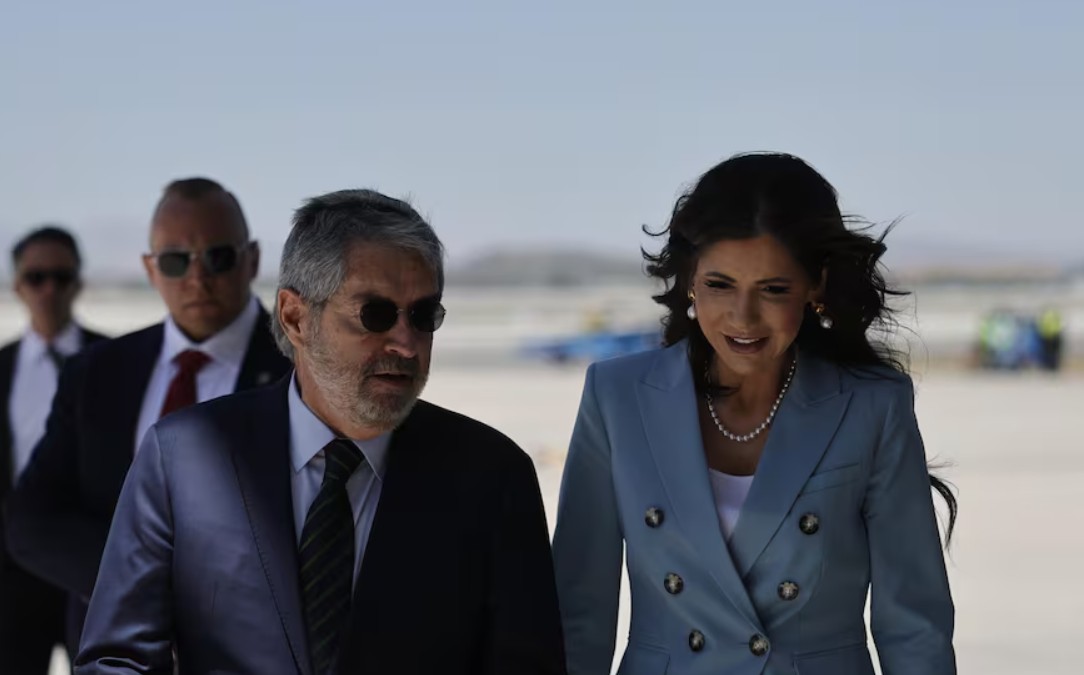 Secretaria de Seguridad Nacional de EE.UU., llega a México para tratar temas de seguridad y migración con Sheinbaum