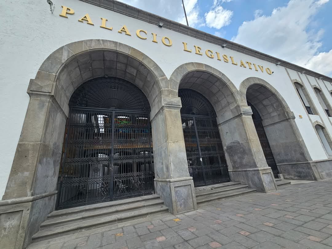 Logran reinstalación tras 34 días en huelga frente al Gobierno de Tlaxcala