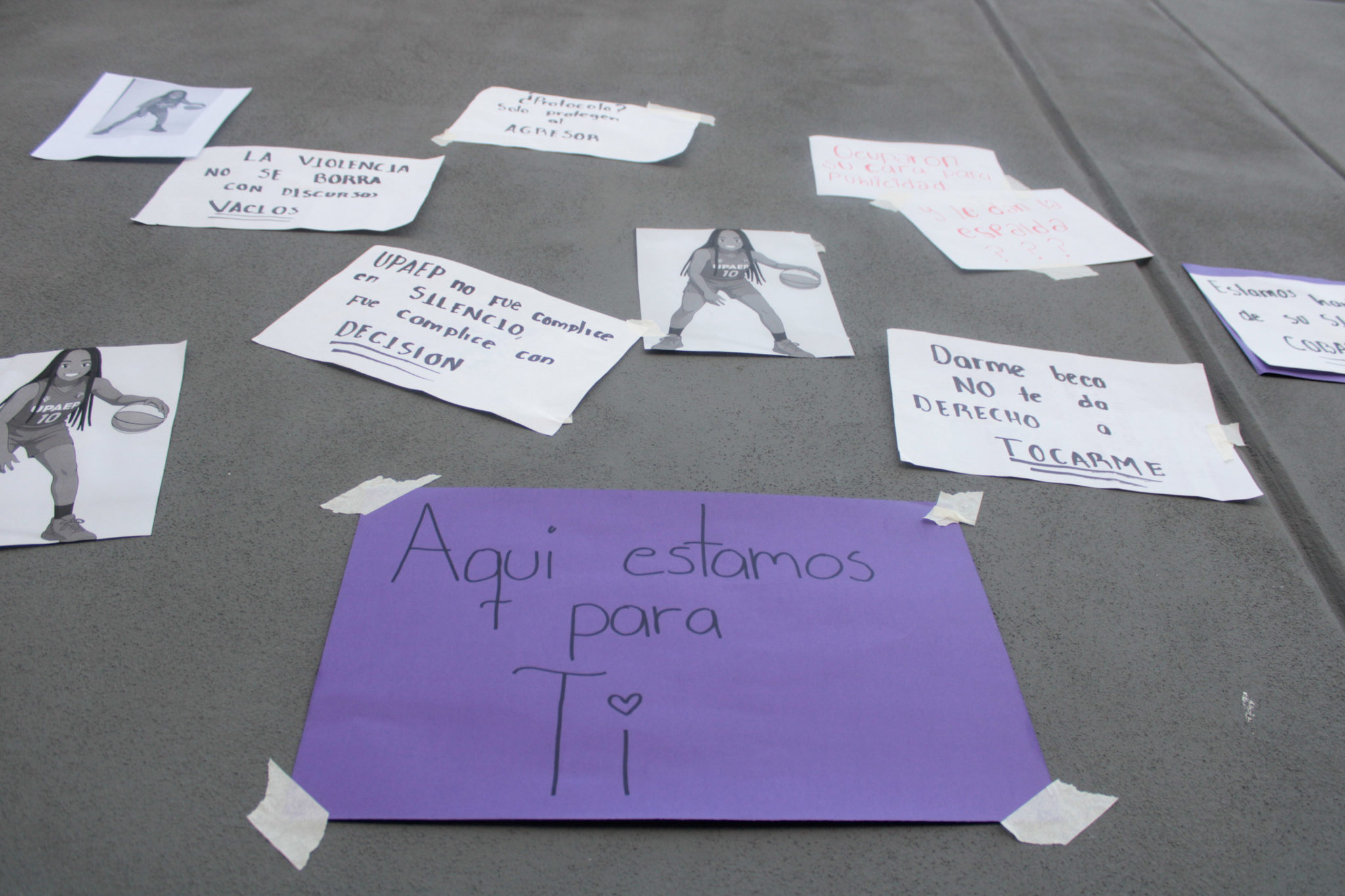 Estudiantes de la Preparatoria Santiago 1 exigen justicia por caso de abuso sexual en la UPAEP
