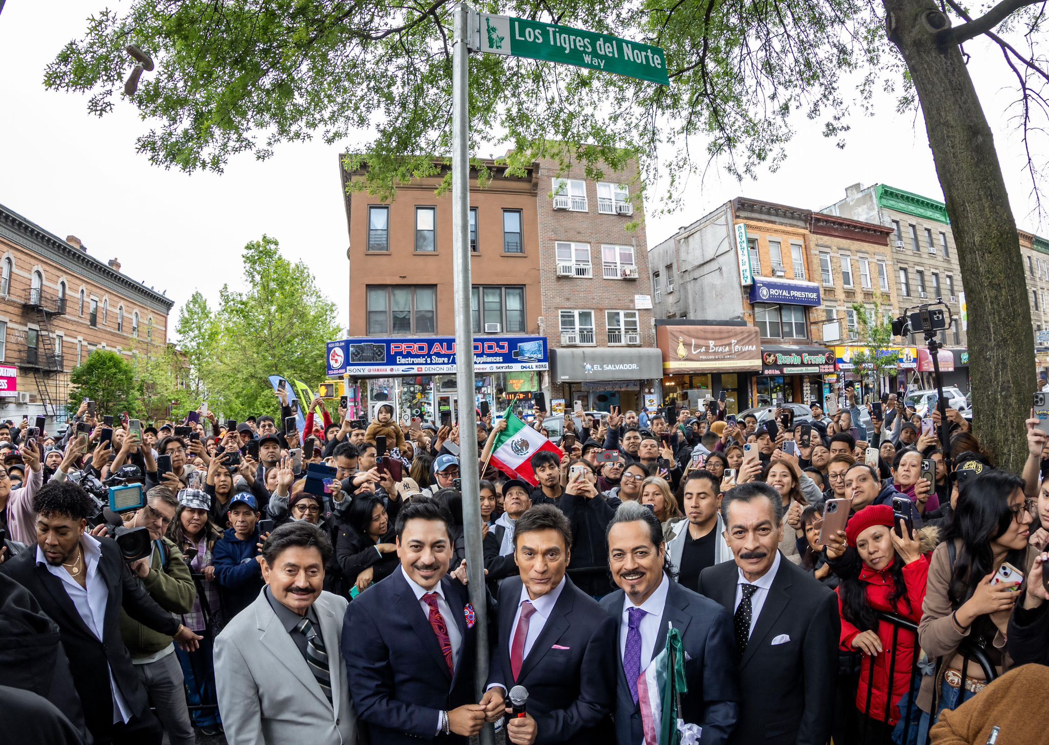 Los Tigres del Norte ya tienen su propia calle en Nueva York