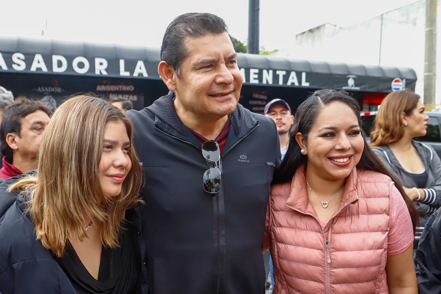 Tonantzin Fernández participa con el gobernador Alejandro Armenta y alcaldes en el 10° aniversario de la Vía Recreativa