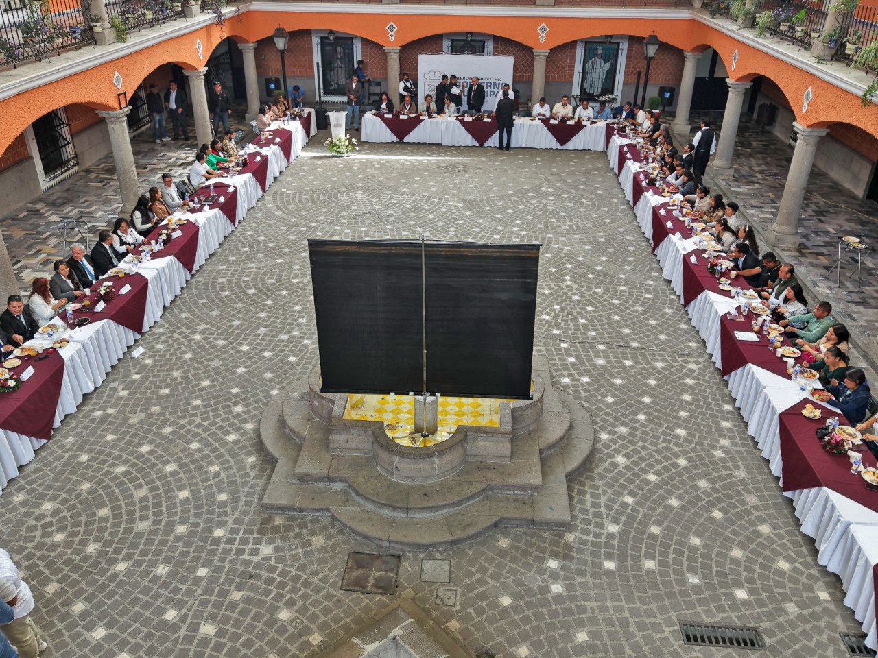 La educación es el eje rector y transformador del cambio en cada comunidad: Omar Muñoz 