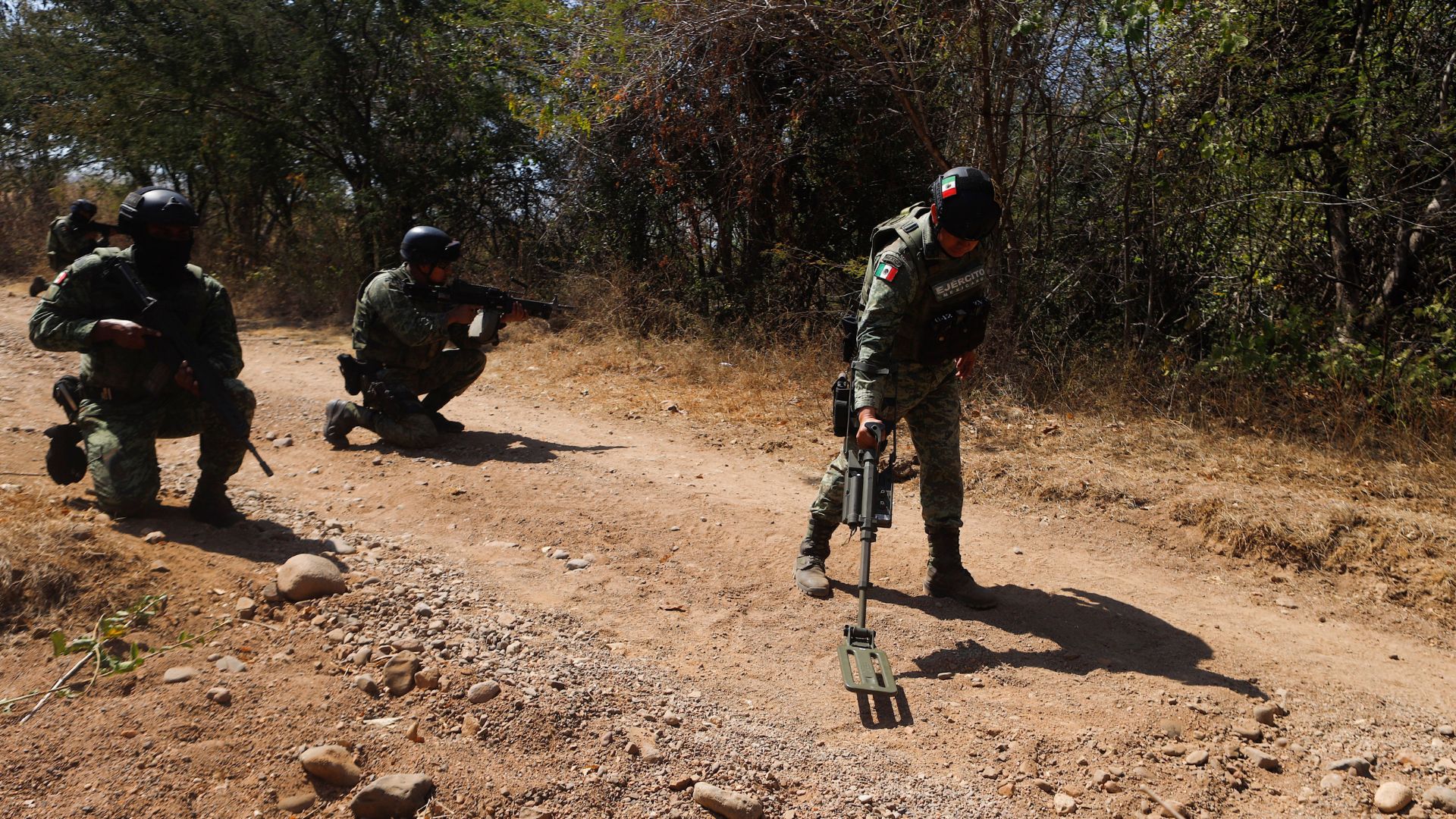 Explosión en frontera Jalisco-Michoacán deja seis militares muertos