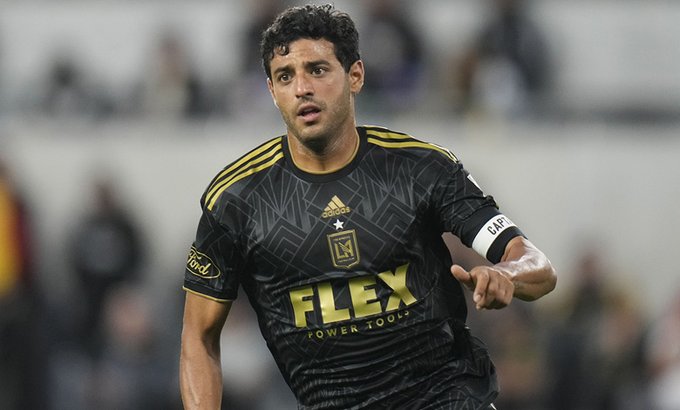 Carlos Vela anuncia su retiro del fútbol tras una destacada carrera