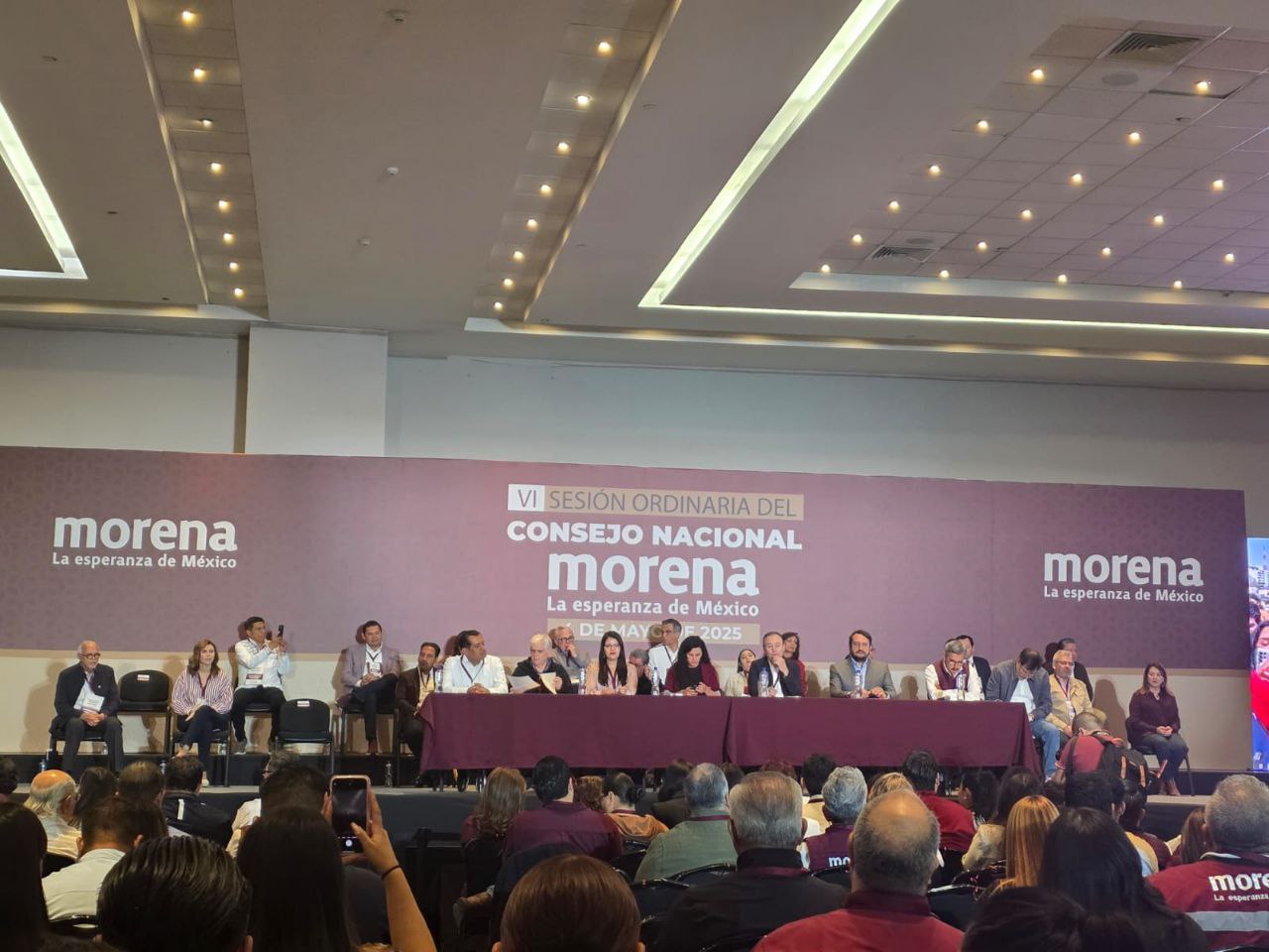 Claudia Sheinbaum presenta 10 principios éticos para fortalecer a Morena