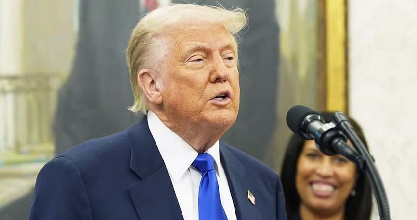 Trump anuncia aranceles a productos farmacéuticos y prohíbe fondos para investigaciones en China