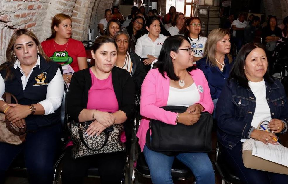 Capacitación estratégica para mejorar atención en centros del SEDIF