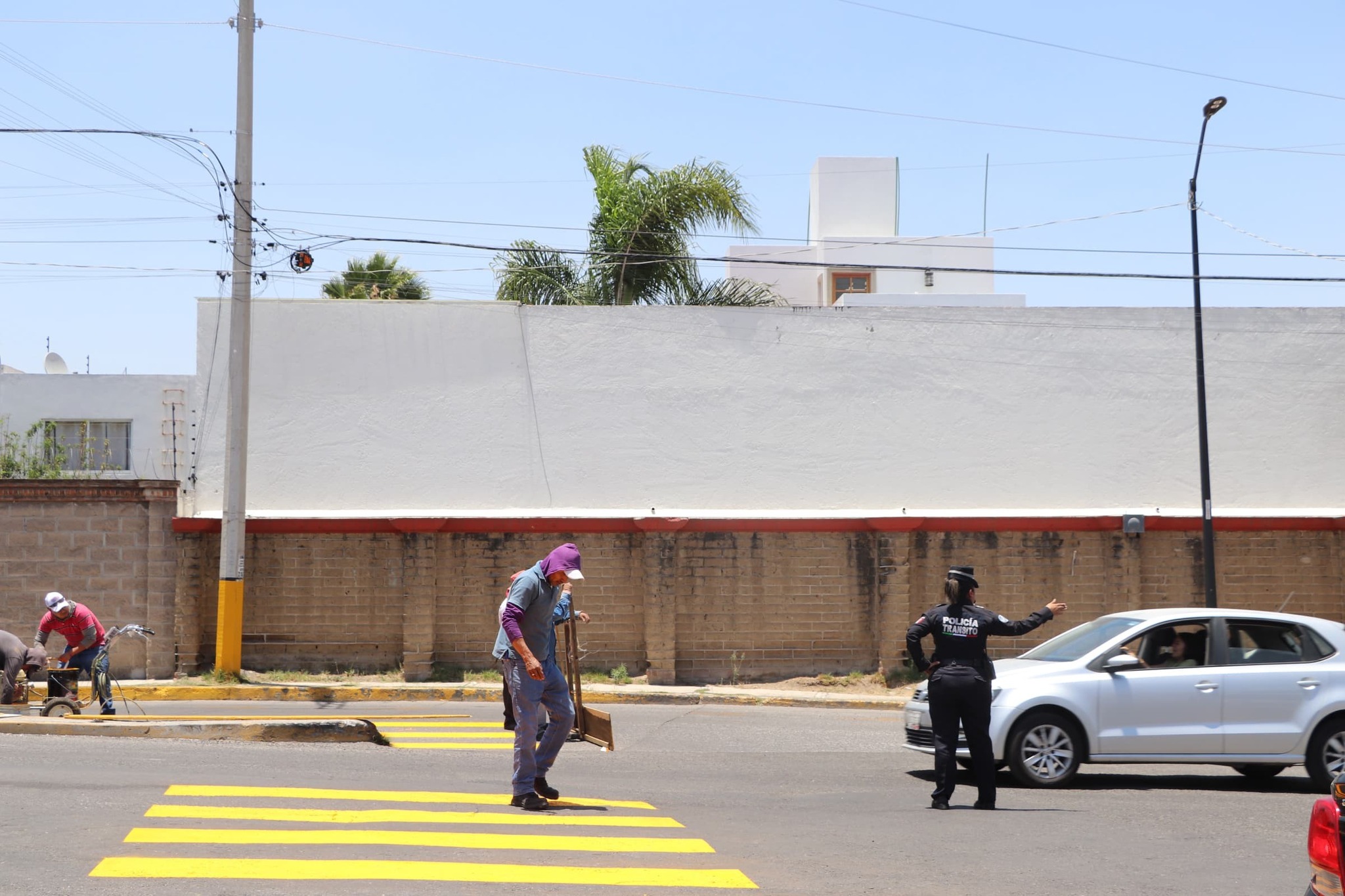 Realizan trabajos de mantenimiento vial en Camino Real a Momoxpan y Periférico Ecológico