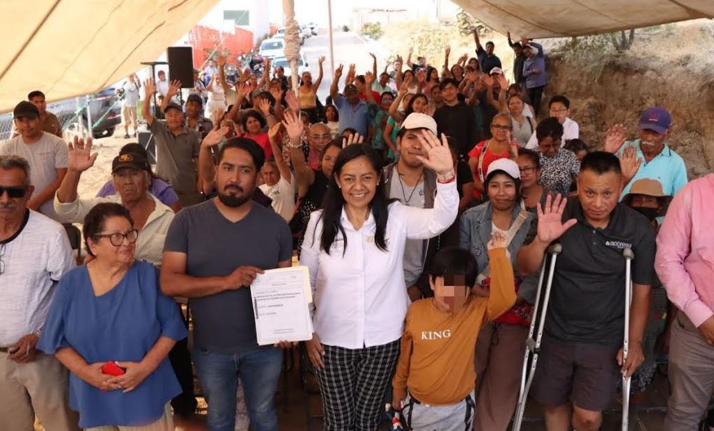 Ariadna Ayala mejora calidad de vida con obras eléctricas en Atlixco