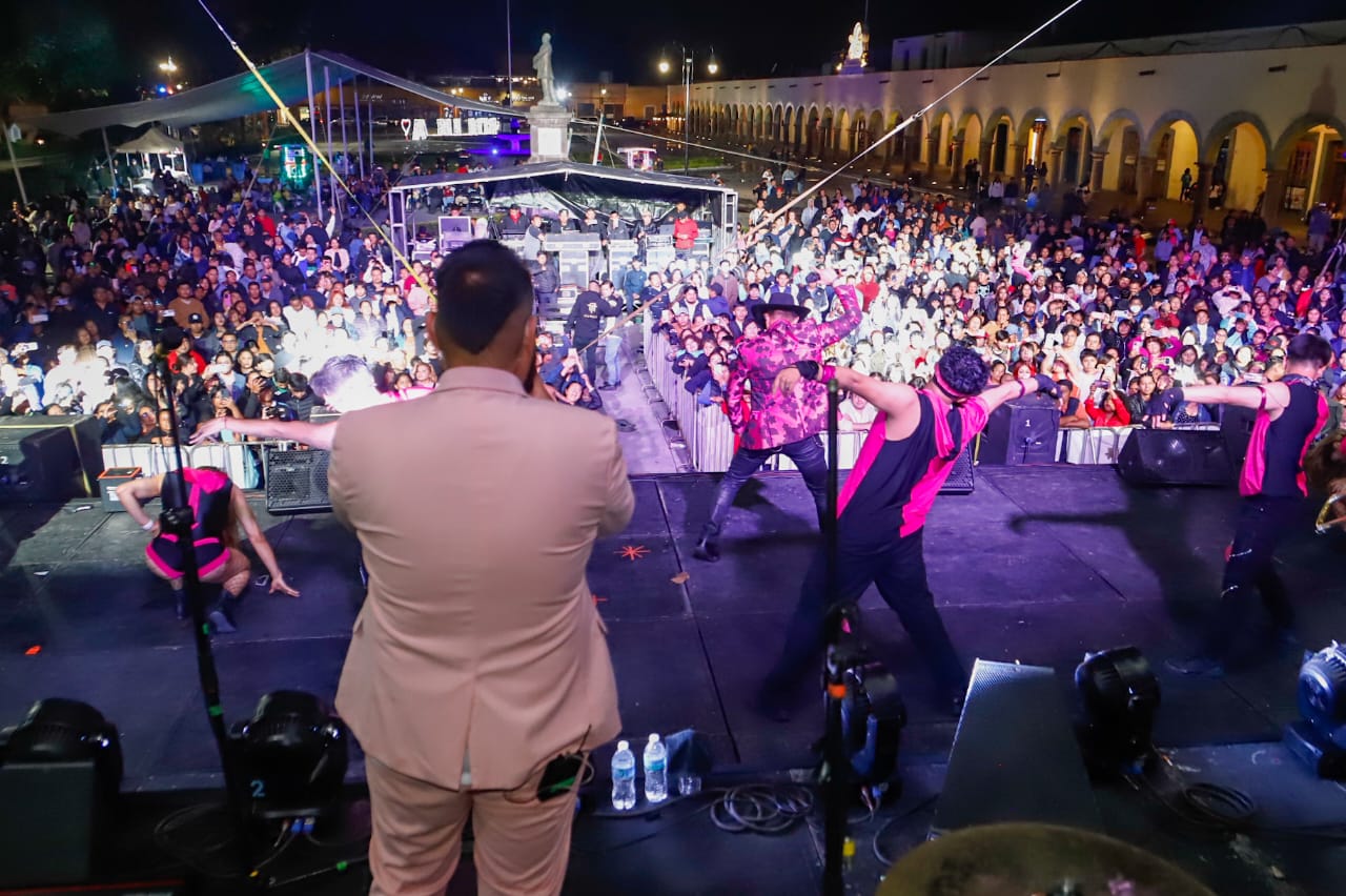Tonantzin Fernández celebra a lo grande a las mamás cholultecas con la Fiesta Magnífica