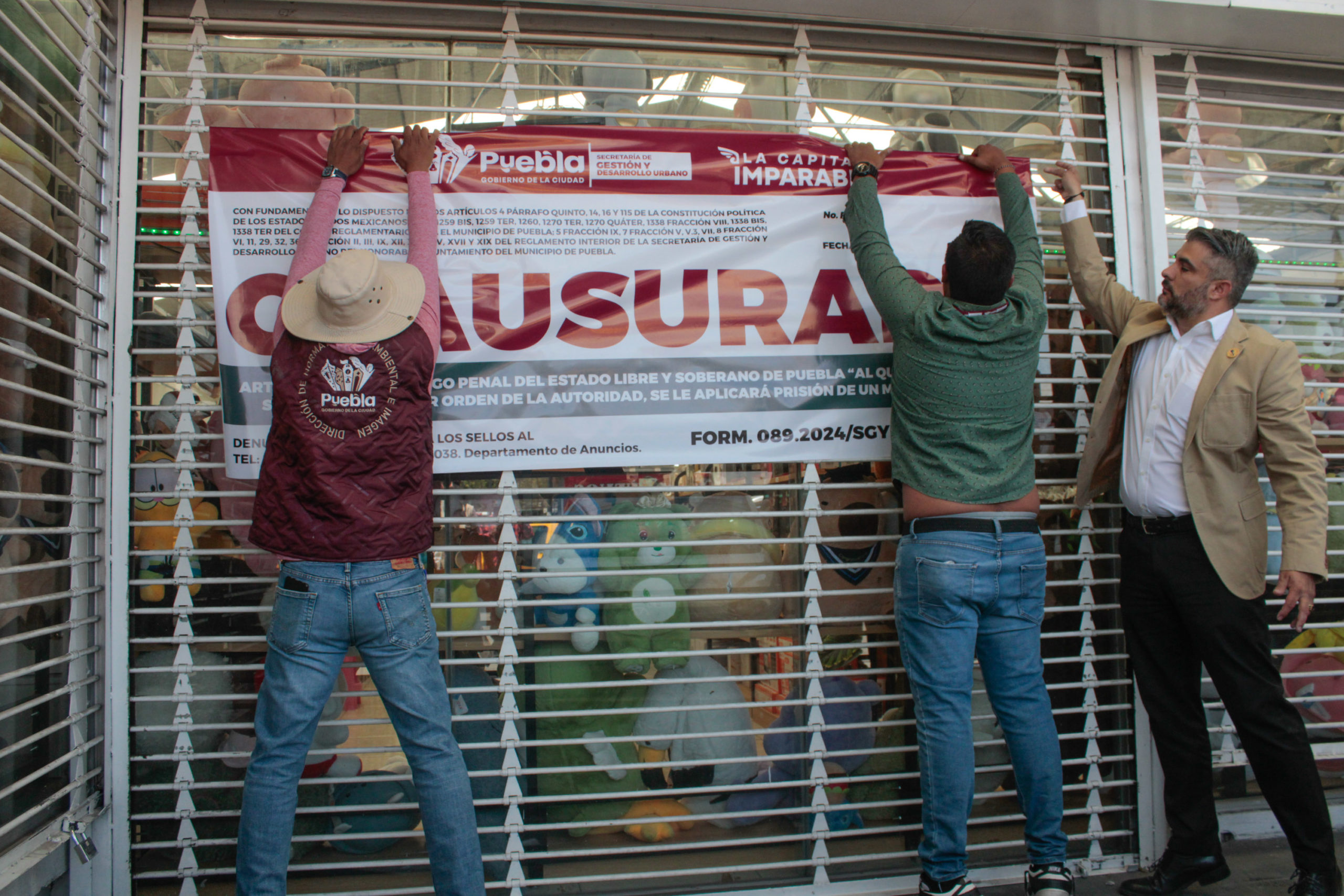 Clausuran locales en Plaza de la Tecnología por falta de permisos de uso de suelo