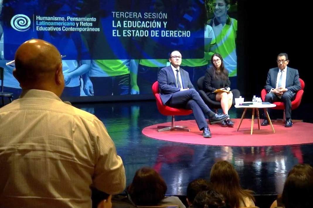 Serafín Ortiz inspira con su visión humanista de la educación en Tlaxcala