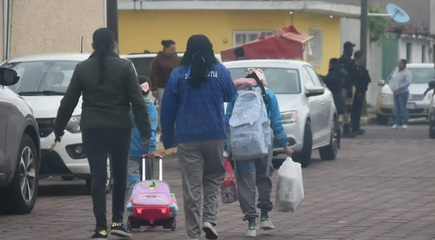 ¡Regresan a clases con frío! Tlaxcala retoma horario de invierno