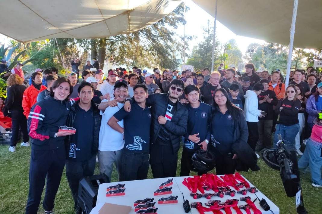 UATx deslumbra en reto automotriz nacional con su carro impulsado por gravedad