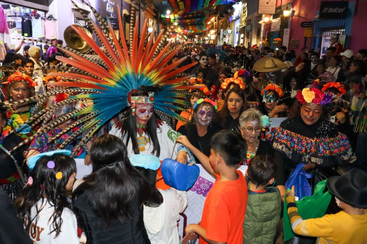 Con éxito total, se llevó a cabo el Desfile de Catrinas en San Pedro Cholula