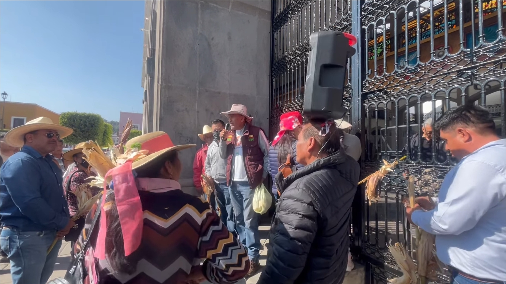 Demandan a Congreso de Tlaxcala incremento al presupuesto para campo en 2026; reclaman cierre de puertas