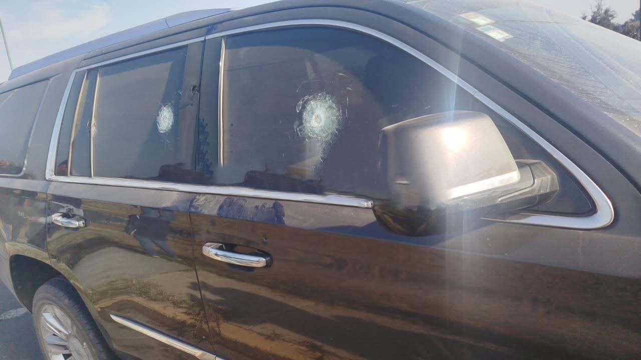 A balazos atacan camioneta blindada vinculada a dirigente sindical en Zacatelco por conflicto entre sindicatos que se disputan la ampliación de la autopista Tlaxcala–Puebla