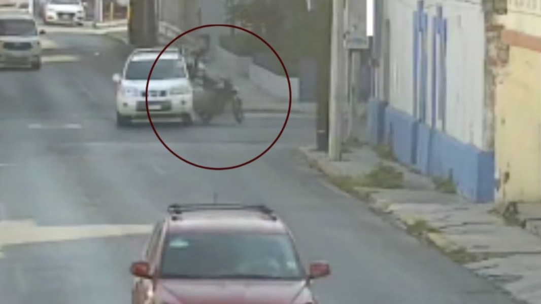 Repartidor de comida muere tras choque en el centro de Monterrey