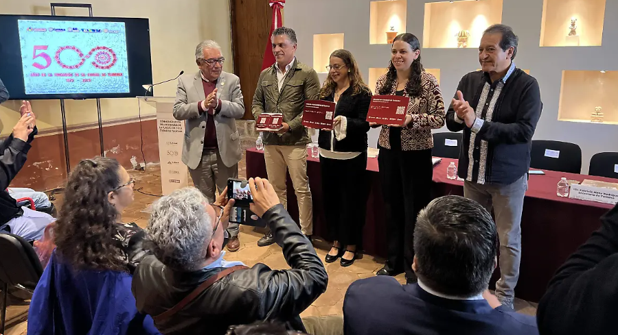 INAH presenta el libro “Tlaxcala de Xicohténcatl” y entrega 169 placas históricas