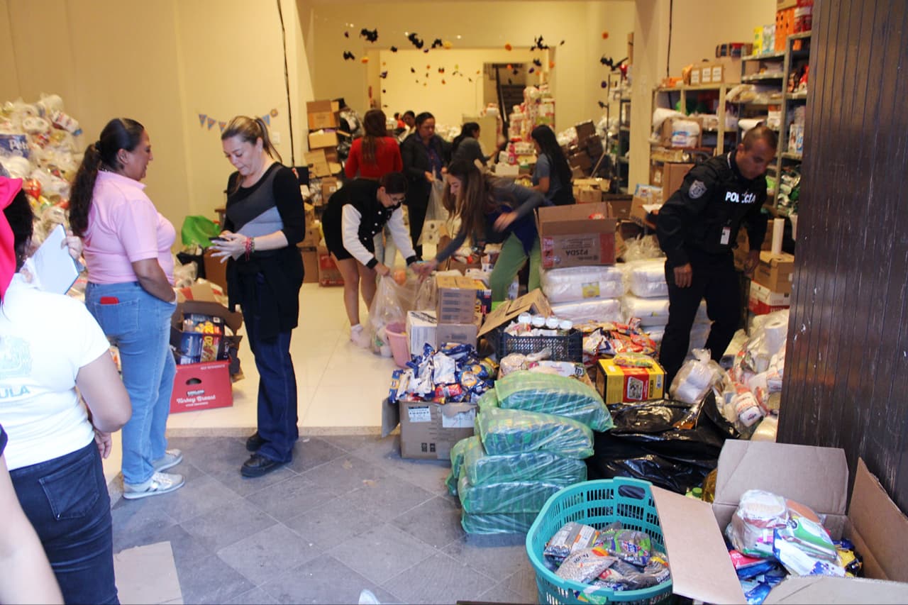 DIF San Pedro Cholula entrega víveres en apoyo a comunidades afectadas por las lluvias en la Sierra Norte