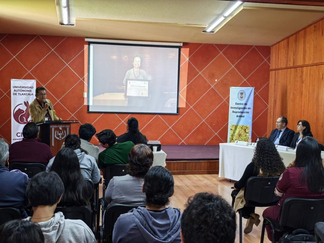 UATx celebra 45 años del CIRA con 1° Jornada de Investigación Científica