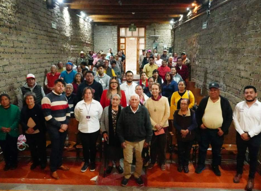 Adultos mayores de Tlaxcala reciben apoyo para reunirse con sus familias en EE. UU.