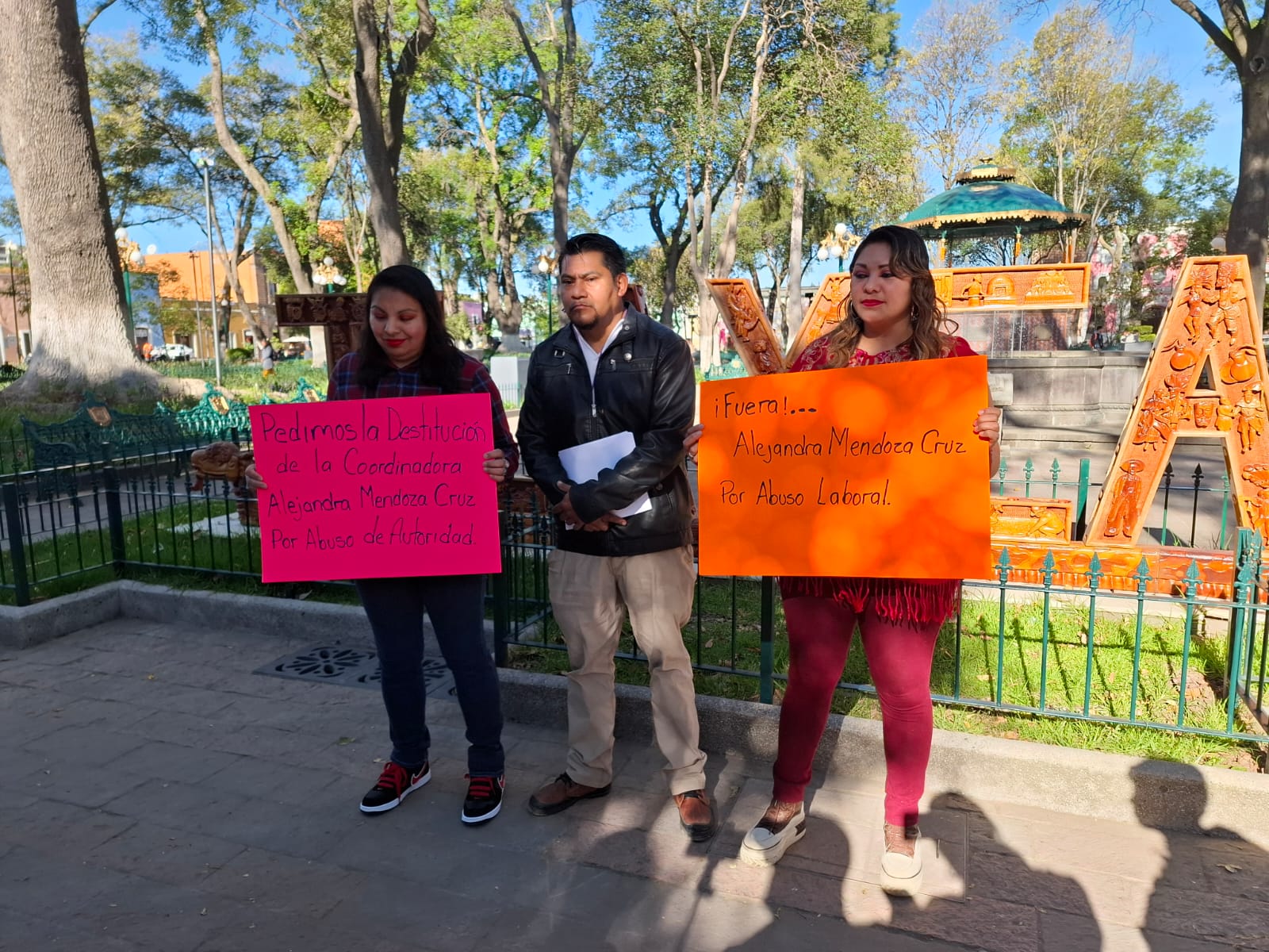Artesanos de Tlaxcala exigen destitución de coordinadora por abusos