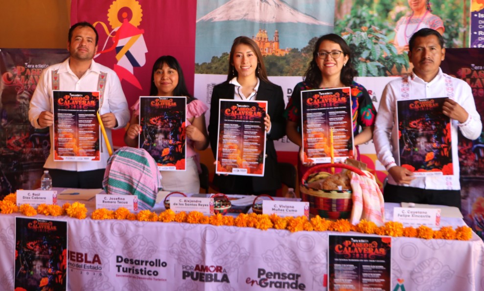 Ajalpan celebra el Paseo de las Calaveras 2025