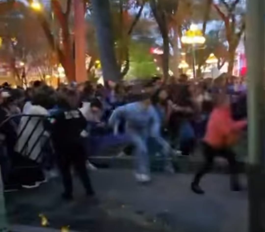 Caos previo al concierto de Cuisillos durante los festejos en Tlaxcala